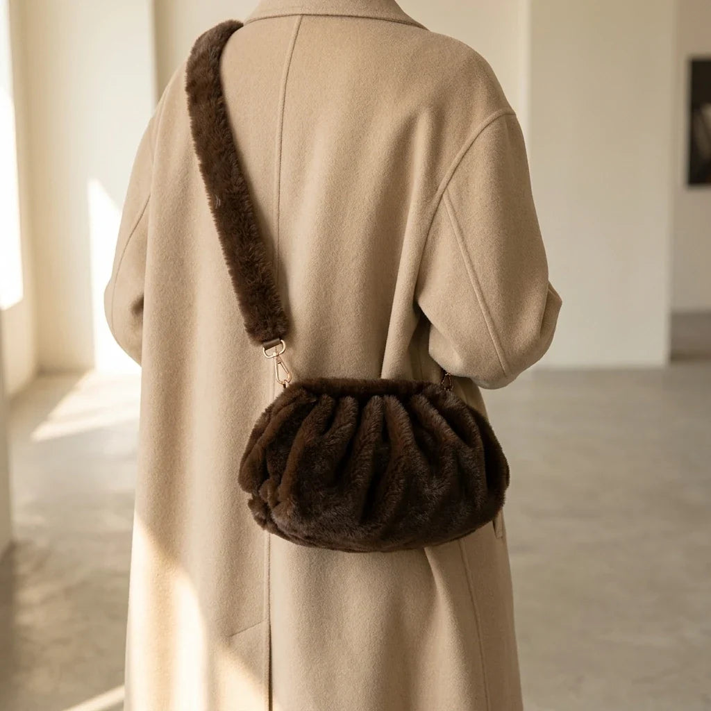 Sac Bandoulière Bianca : Douceur Fourrure Hivernale